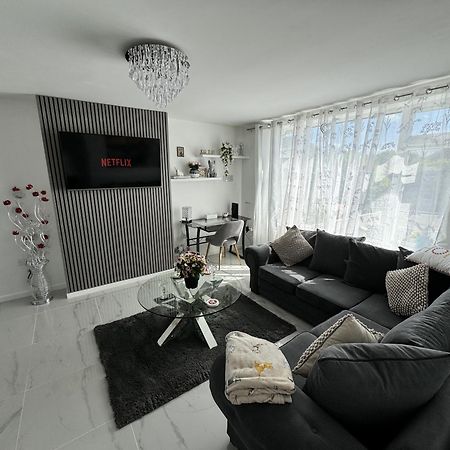 فيلا Modern 3-Bed Hideaway Near Westgate With Parking كانتربيري المظهر الخارجي الصورة