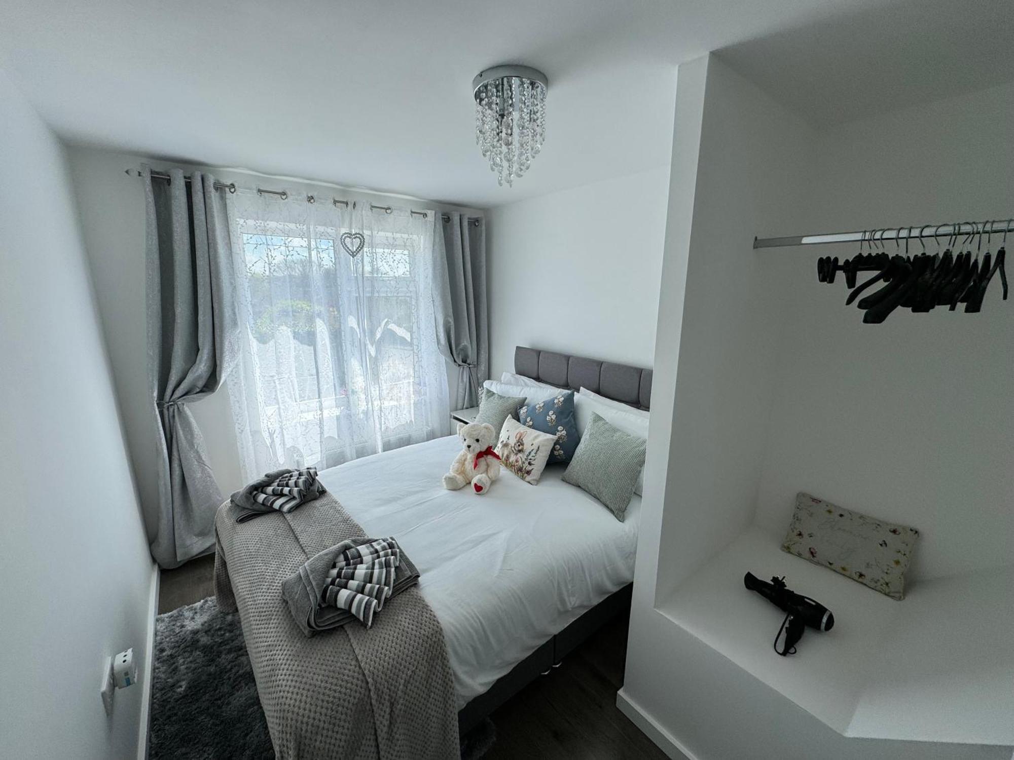 فيلا Modern 3-Bed Hideaway Near Westgate With Parking كانتربيري المظهر الخارجي الصورة